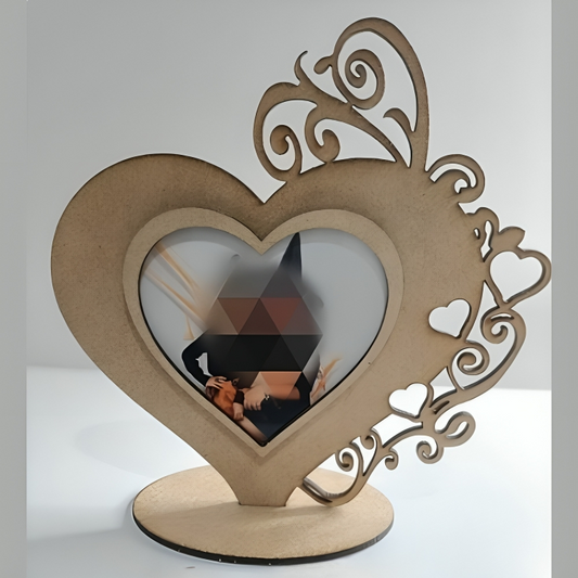 Marco de madera corazón con foto