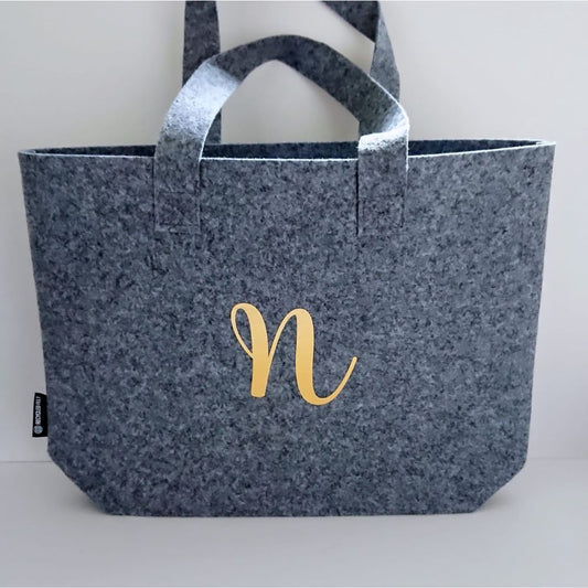 bolso-gris-con-inicial-personalizaciones-canarias