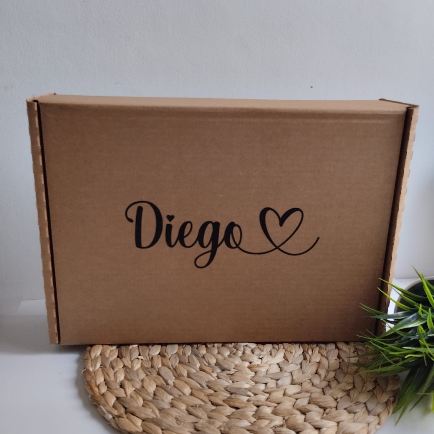 Caja de regalo con copa personalizada