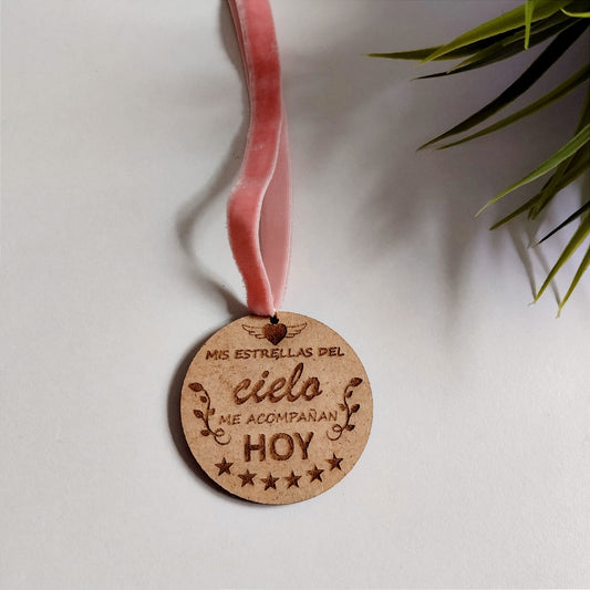 medalla ramo novia detalle madera