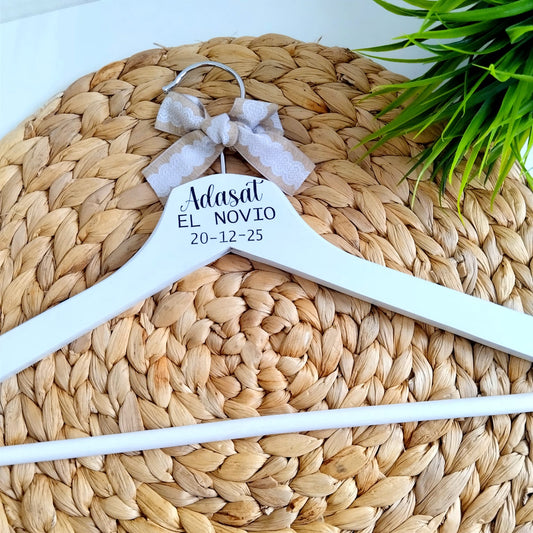 Percha para novio personalizada