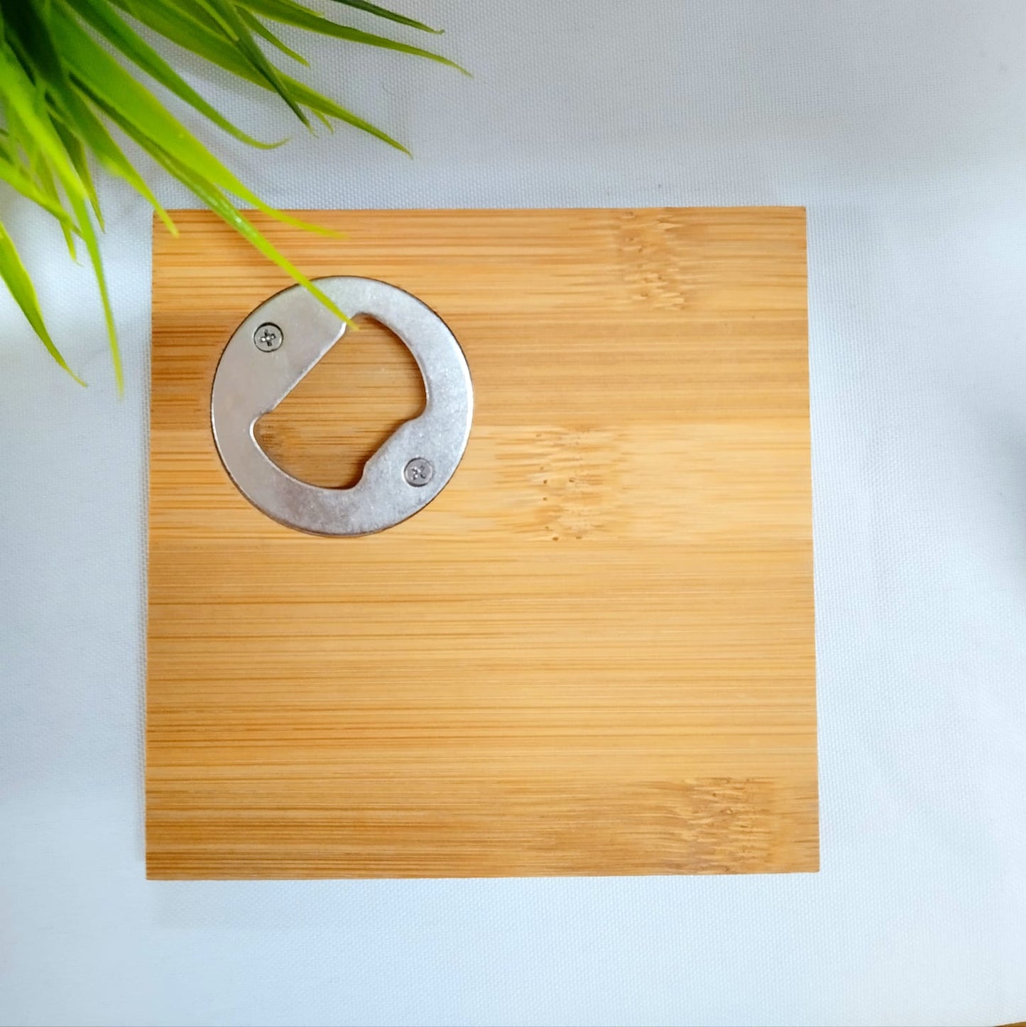 Posavasos con abridor personalizado