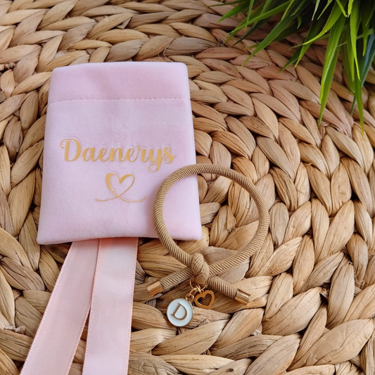 Pulsera elástica con bolsita