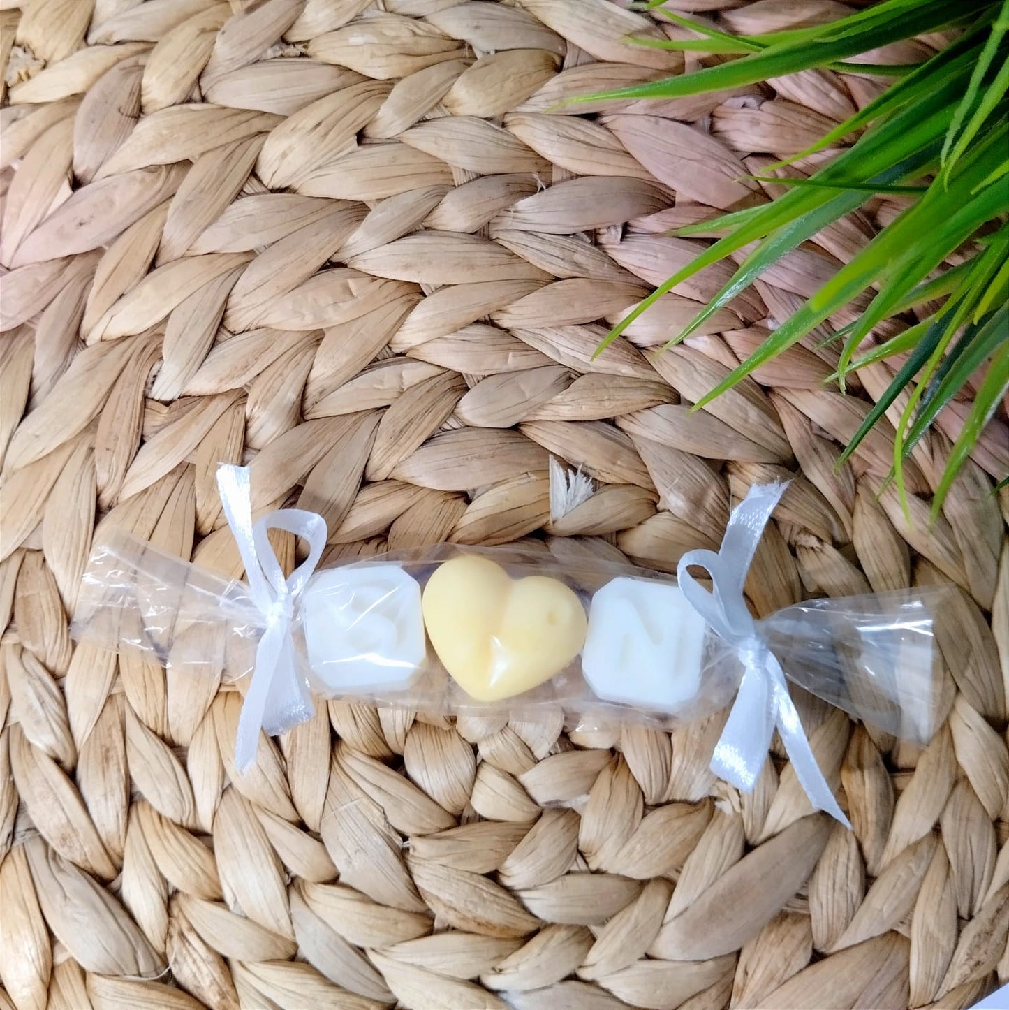 Iniciales aromáticas invitados